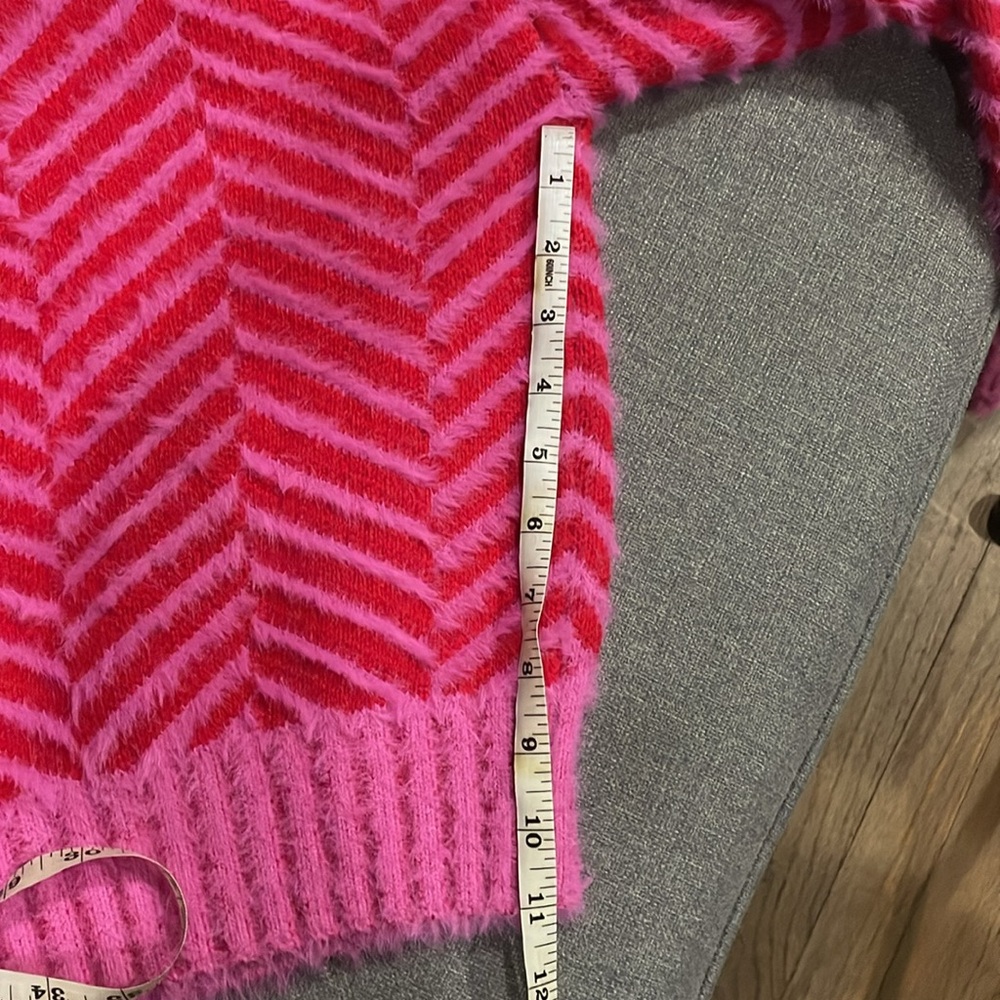 SUGAR LIPS Chevron Cheshire Eyelash Pink Red Crop Print Fuzzy Sweater - Size S - Picture 11 of 12